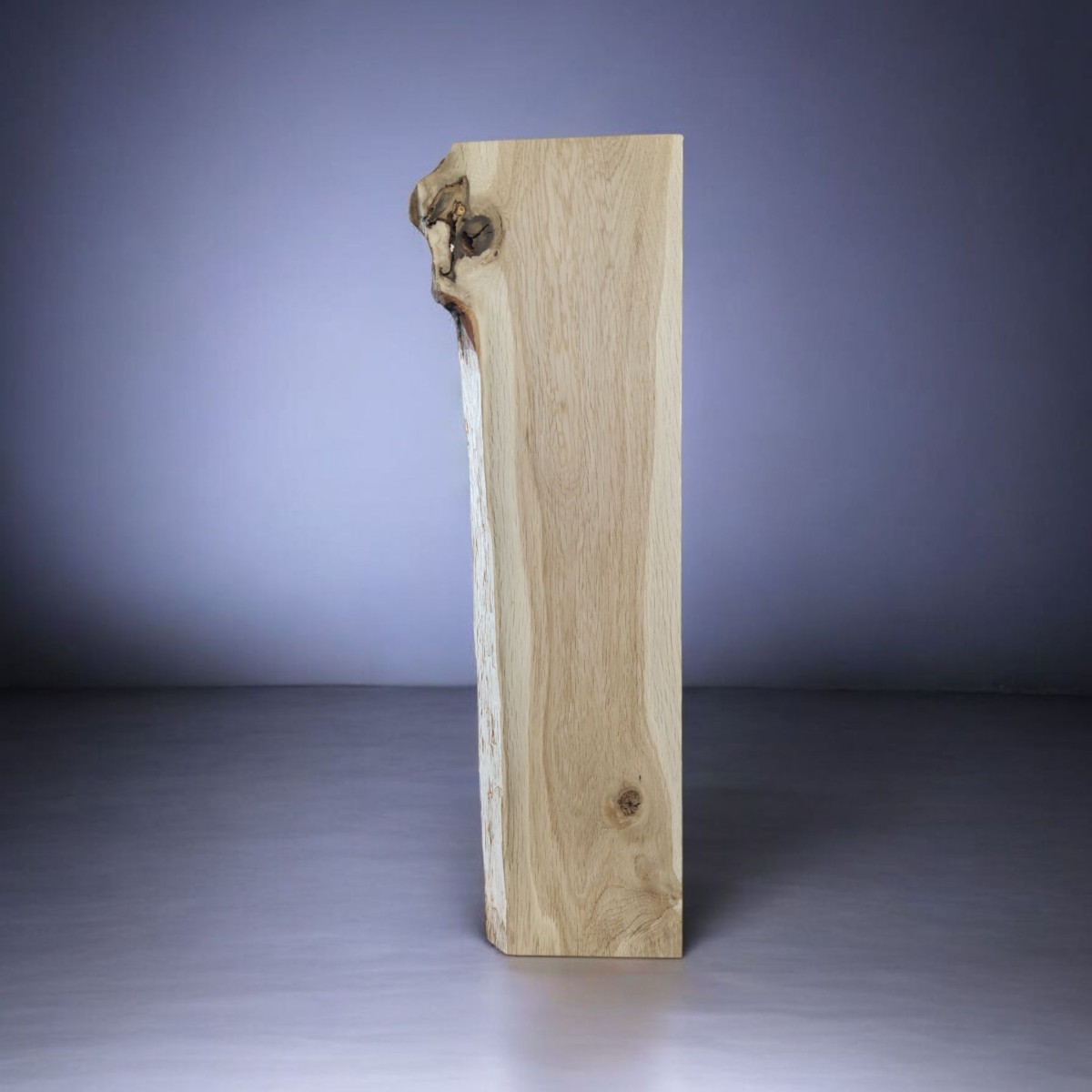 Podobrazie drewniane malarskie bez kory, 73×16–21 cm; widok przodu, kontrast prostej i nieregularnej krawędzi.
