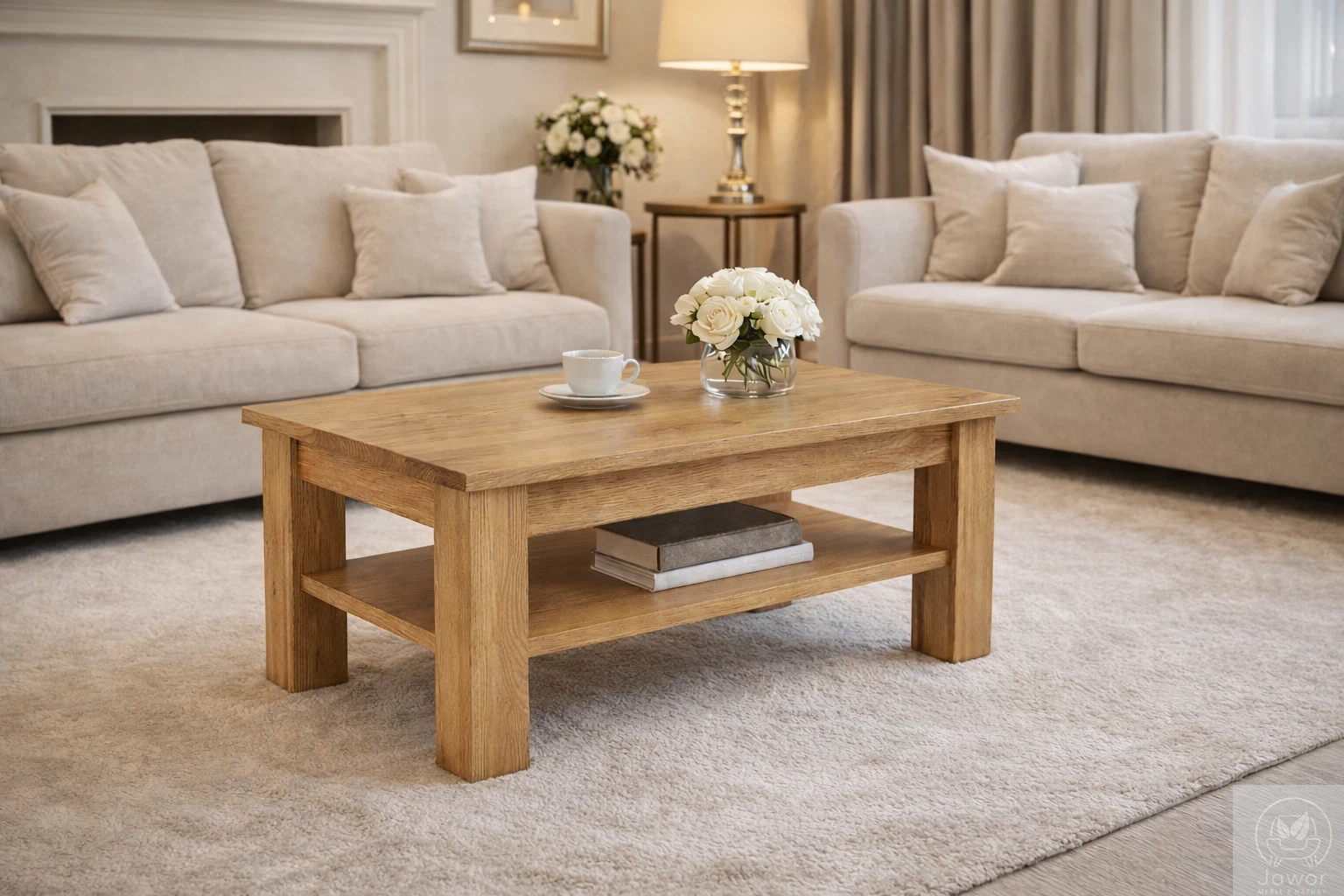 stolik kawowy dębowy z półką 90x50 cm – ława do salonu przy kominku, lity dąb, blat 2,5 cm, beżowe wnętrze