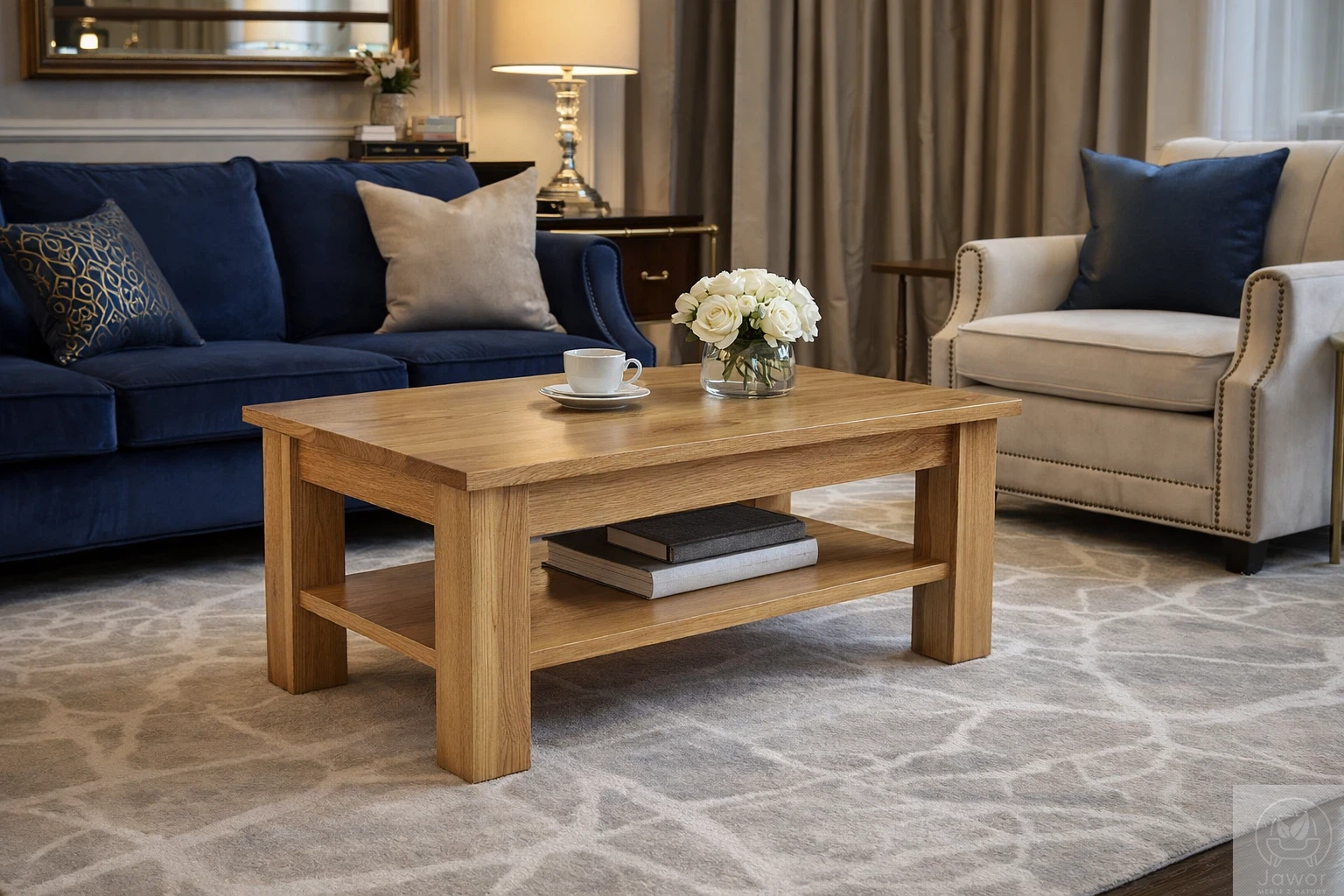 stolik kawowy dębowy z półką do salonu – ława 90x50 cm, granatowa sofa i fotel, lity dąb, klasyczna forma