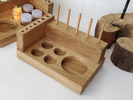 Fly Tying Bench z litego dębu – organizer do wiązania much i przynęt spinningowych