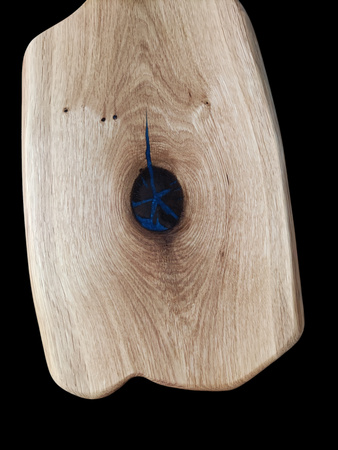 Duża deska do serwowania z żywicą i rączką – dębowa, unikalny kształt