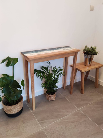 KONSOLA dębowa z żywicą – fale oceanu, 80 cm