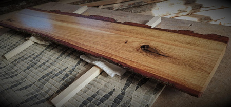 Wieszak dębowy z korą 1