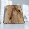 Dębowa deska do serwowania i krojenia na nóżkach – do degustacji, z litego drewna