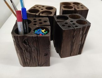 PRZYBORNIK na biurko ze starego drewna – drewniany organizer na długopisy