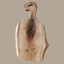 Deska do serwowania z zieloną żywicą i rączką – dębowa, naturalny kształt