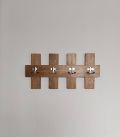 WIESZAK ścienny na ubrania dębowy – retro, kolorowe haki – 60 cm