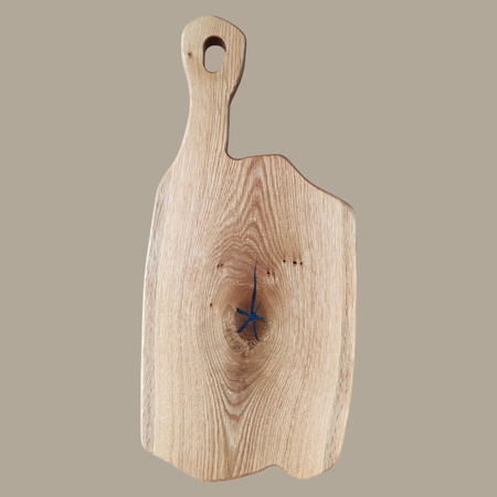 Duża deska do serwowania z żywicą i rączką – dębowa, unikalny kształt