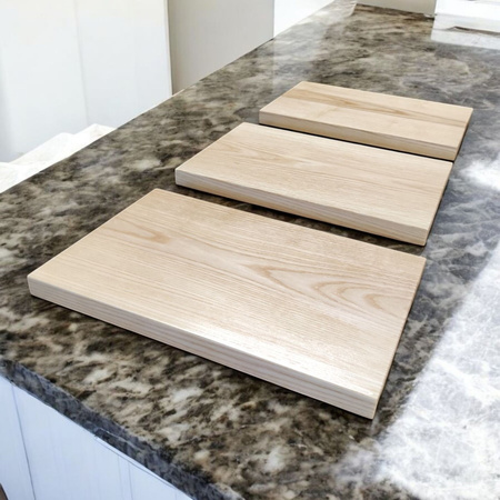 Deska do krojenia jesionowa z jednego kawałka 37 × 24 × 2,5 cm – lity jesion, prostokątna