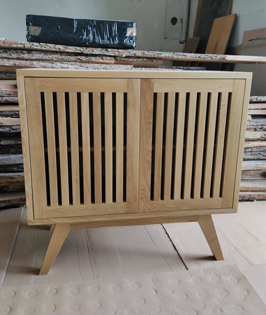 KOMODA dębowa z lamelami – lity dąb, styl retro