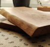Deska do krojenia dębowa z jednego kawałka drewna 40 × 25 cm – szeroka, naturalny kształt