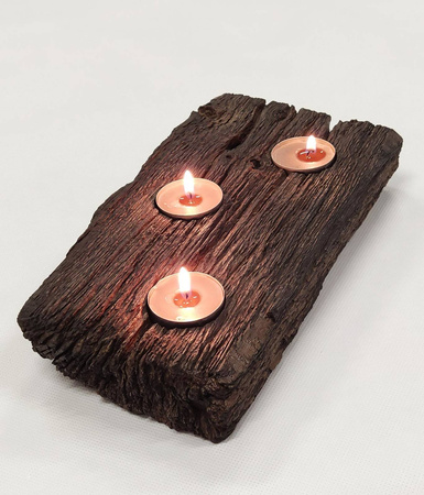 Świecznik ze starego dębu 2