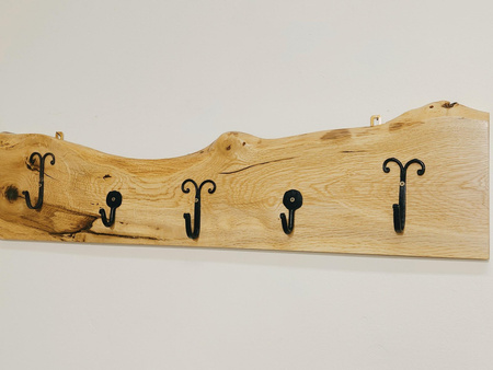 Wieszak dębowy z żywicą 1