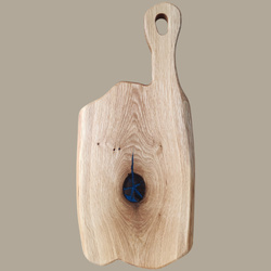 Duża deska do serwowania z żywicą i rączką – dębowa, unikalny kształt