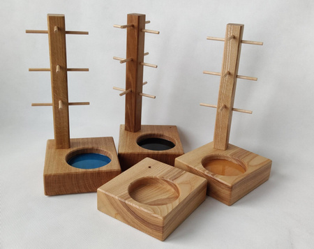 Stojak obrotowy na biżuterie