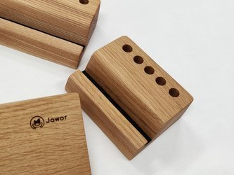 Podstawek na telefon z drewna