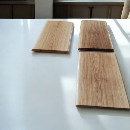 Deska do krojenia dębowa z jednego kawałka drewna 40 × 25 cm – szeroka, naturalny kształt