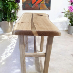 Taboret dębowy z żywicą – ręcznie robiony z litego drewna