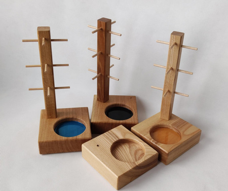 Stojak obrotowy na biżuterie