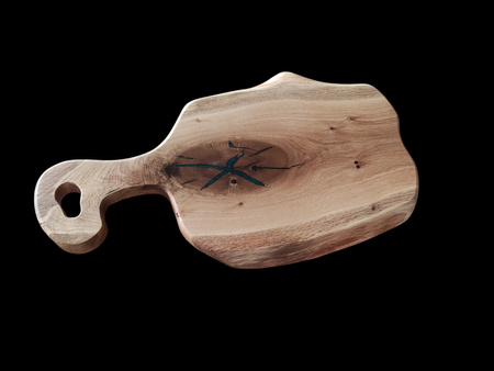 Deska do serwowania z zieloną żywicą i rączką – dębowa, naturalny kształt